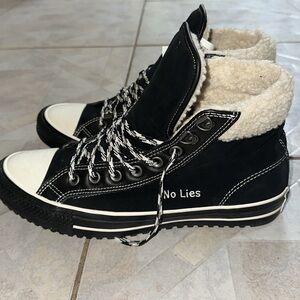 Custom Chuck Taylor converse no lies